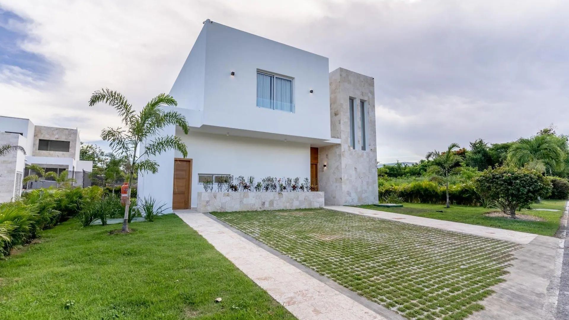 Caribbean Paradise Villa In Playa Nueva Romana Boca del Soco